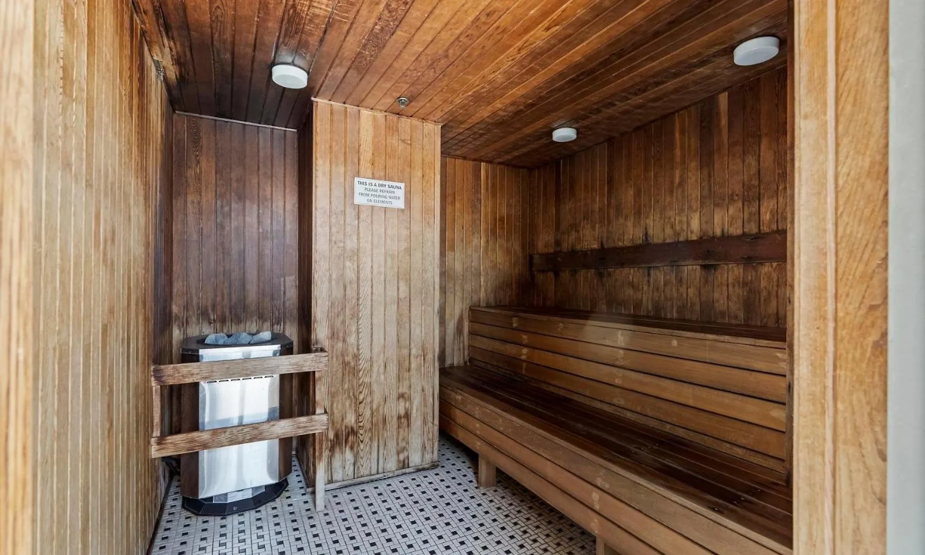 Cozy Condo! Central Location! Plus One Free Parking! Vancouver