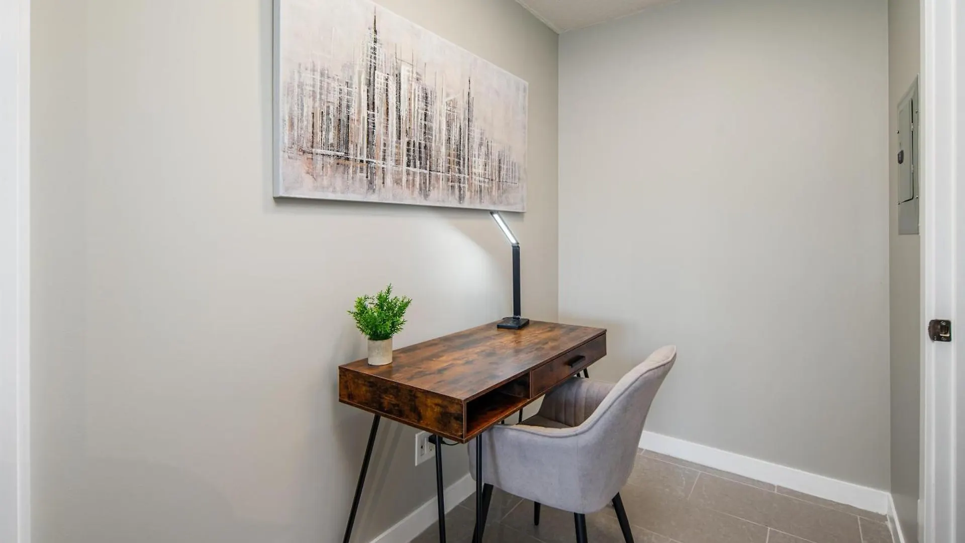 アパート Cozy Condo! Central Location! Plus One Free Parking! バンクーバー